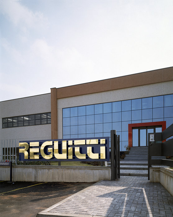 SchlegelGiesse Expands by Acquiring Reguitti